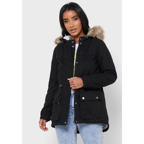 Forever 21 Jackets & Blazers - black anorak jacket